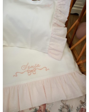 Lenzuolino in cotone con rouche in plumetis valentine love cipria nodo d'amore