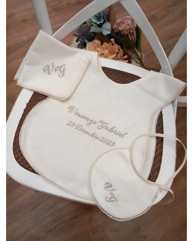 Coordinato Battesimo con merlettino in misto lino panna valentine love cappuccino
