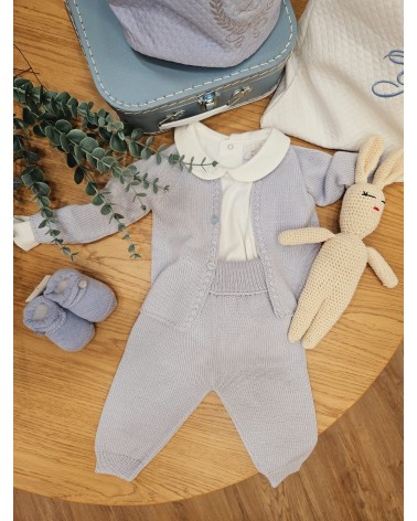 Completo a maglia, cardigan e pantaloni