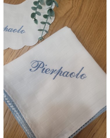 Quadrato in cotone panna con merlettino