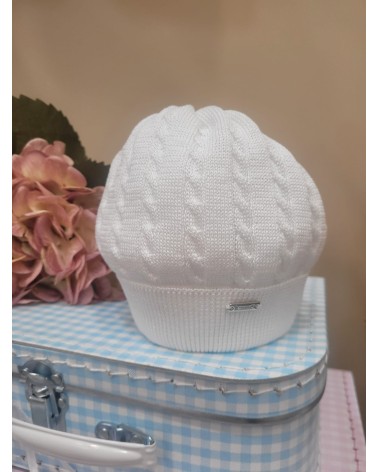 Cappellino neonato in filo con treccia - Il Trenino