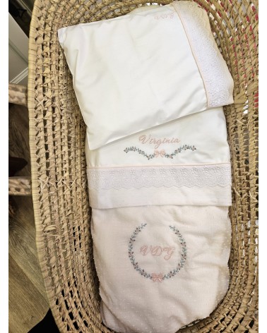 Lenzuolino personalizzato con fascia in plumetis e sangallo