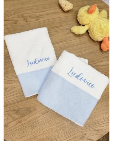 Coordinato bagno Baby love in spugna di cotone mystical snow celeste