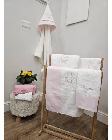 Coordinato bagno Baby love in spugna di cotone ricamo cipria valentine love fregio