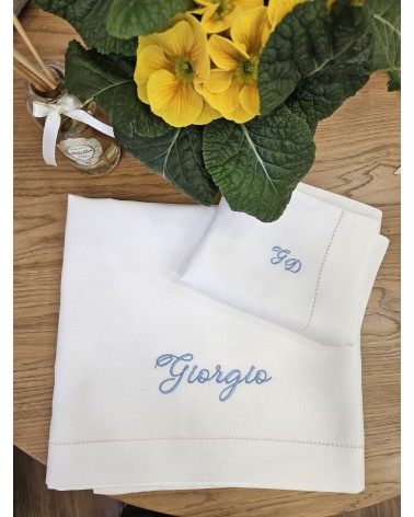 Lenzuolino in puro lino bianco punto a giorno valentine love celeste