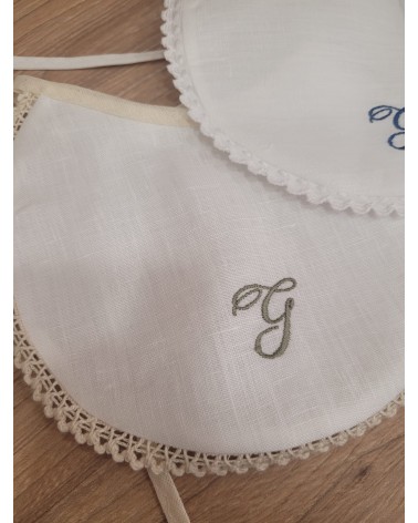 Tre bavaglini in puro lino bianco con merlettino