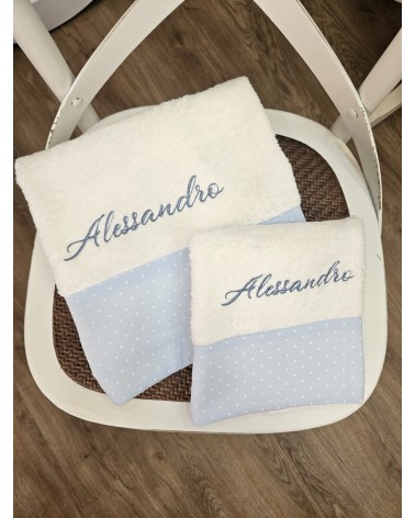 Coppia di asciugamani spugna bianca micropois celeste ricamo avion valentine love