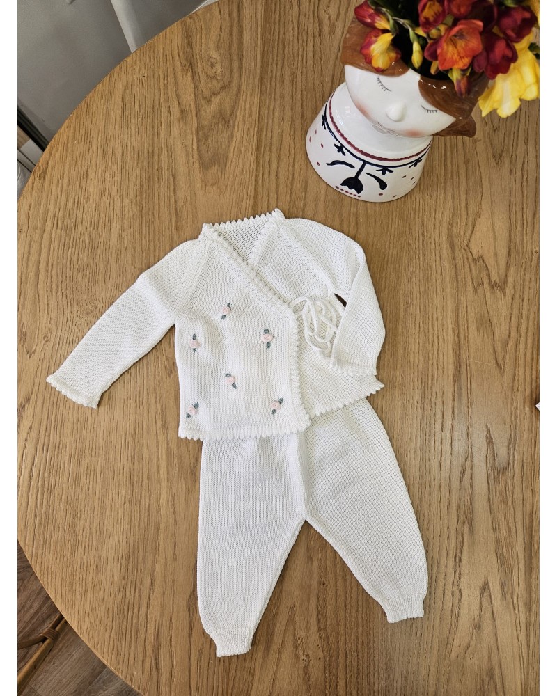 Completo due pezzi a maglia, scaldacuore con pantaloni