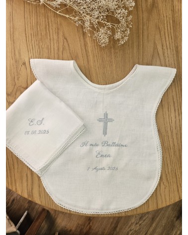 Camicino e fazzoletto battesimale con merlettino croce stilizzata celeste polvere valentine love