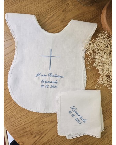 Camicino e fazzoletto battesimale con merlettino croce lineare celeste valentine love