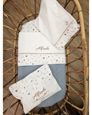 Lenzuolino con fascia a fantasia apine profilo nocciola ricamo nocciola valentine love