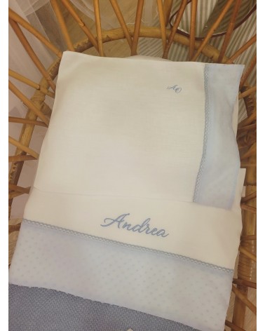 Lenzuolino in lino bianco con fascia in plumetis e pizzo
