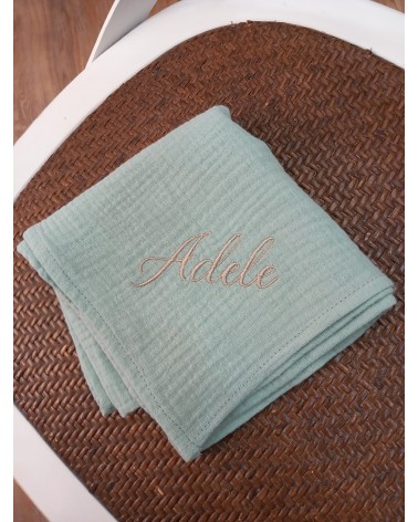 Mussola di cotone verde ricamo valentine love panna