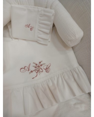 Lenzuolino personalizzato con rouche fiocco con fiori rosa antico