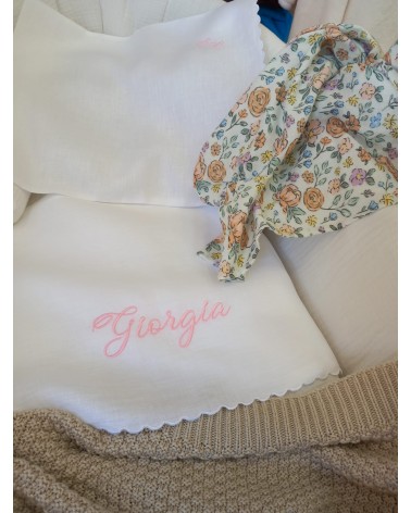 Lenzuolino in lino bianco con smerlo